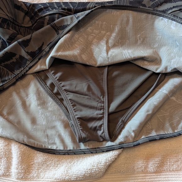 Athleta Black and Gray Patterned Sarong - Picture 4 of 5